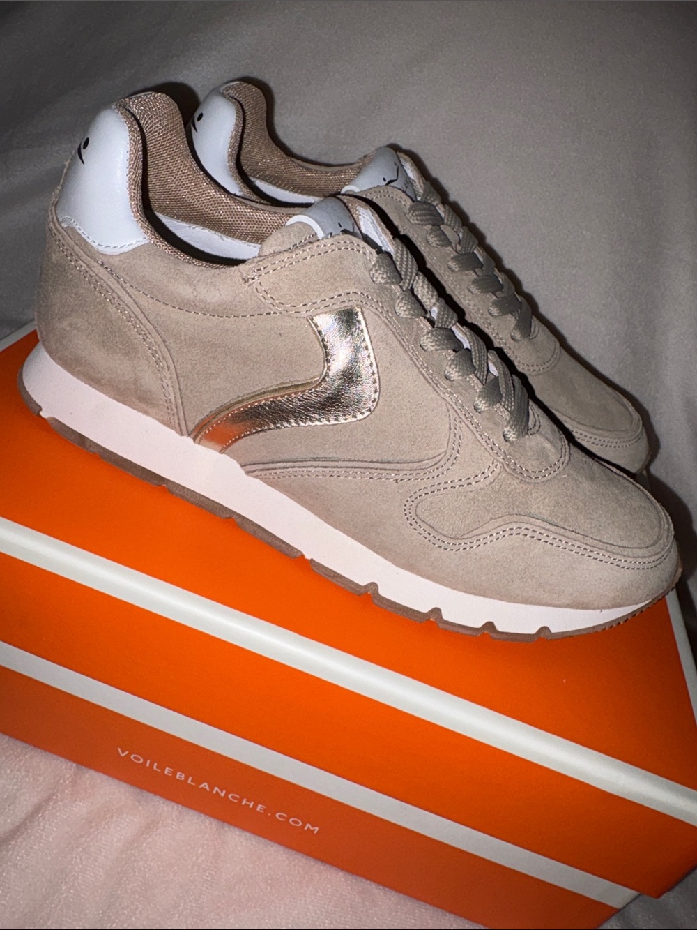 NWT VOILE BLANCHE JULIA Suede Sneaker in Beige - Platino - Picture 11 of 16